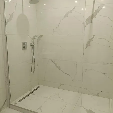 Stunning 2 Bedroom With Terrace And Sea View, Cimiez Liberation Daire