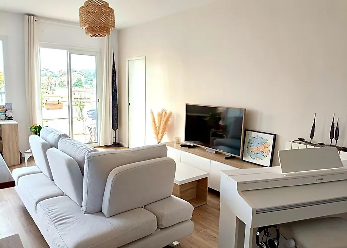Stunning 2 Bedroom With Terrace And Sea View, Cimiez Liberation * Nice